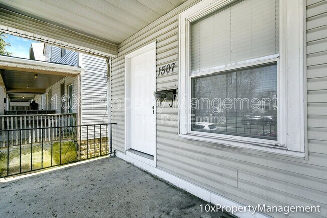 Foto del edificio - 1507 Duxberry Ave