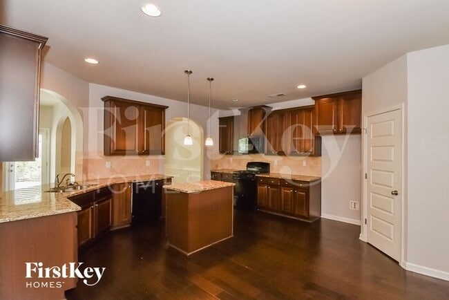 Building Photo - 896 Mcduffie Cir