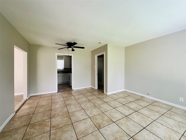 Foto del edificio - 7621 Sundown Dr