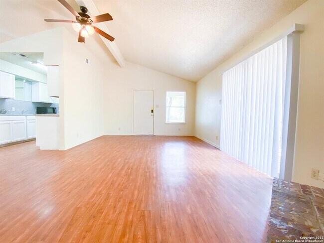 Foto del edificio - 109 Hughson Ct