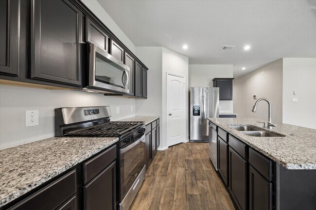 Foto del edificio - 40463 Gdn Hts Ln