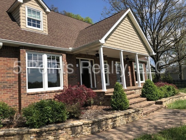 Building Photo - 8320 Rocky Fork Almaville Rd