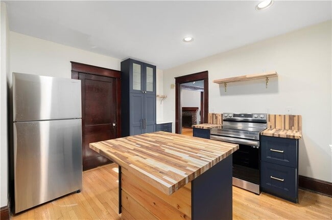 Foto del edificio - 31 Cranston Ave