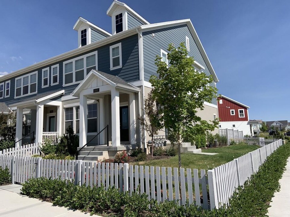 6402 W Meadow Grass Dr, South Jordan, UT 84009 Townhome Rentals in