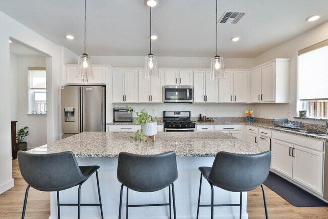 Building Photo - 2887 Penrose Ln