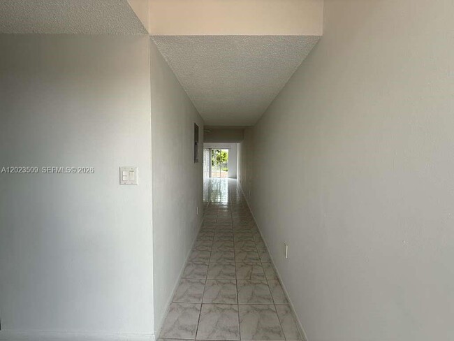 Building Photo - 1137 NW 123rd Ct