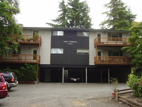 Primary Photo - Lake Terrace Apartments