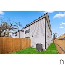 Building Photo - 8222 Bigwood St