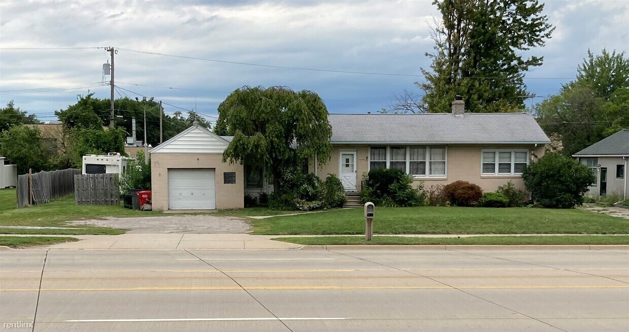 Primary Photo - 3 br, 1.5 bath House - 20869 15 Mile Rd