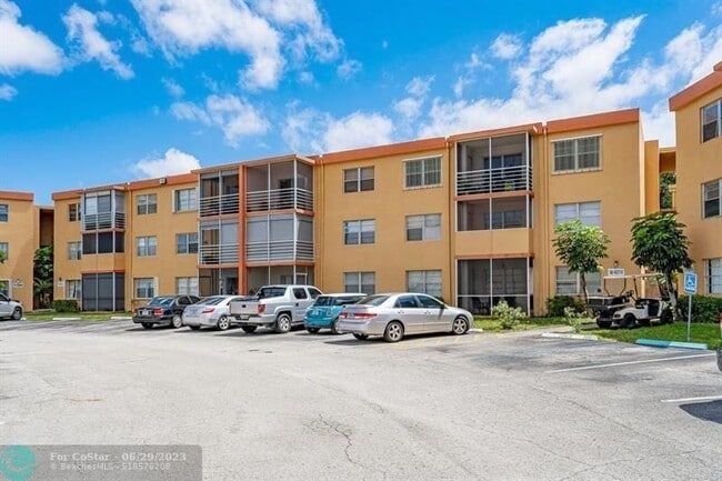 Building Photo - 4324 NW 9th Ave