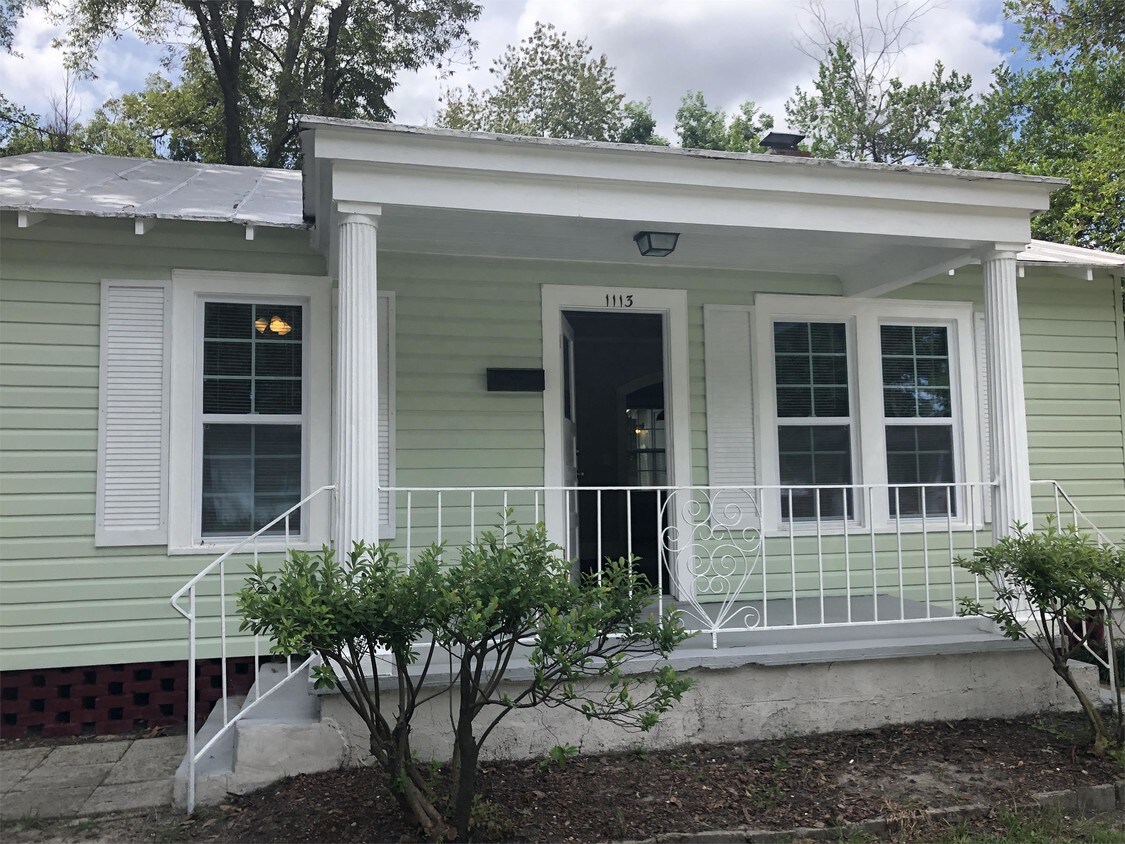 Foto principal - 1113 E 70th St
