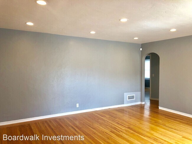 Foto del edificio - 3 br, 1 bath House - 862 Green Ave.