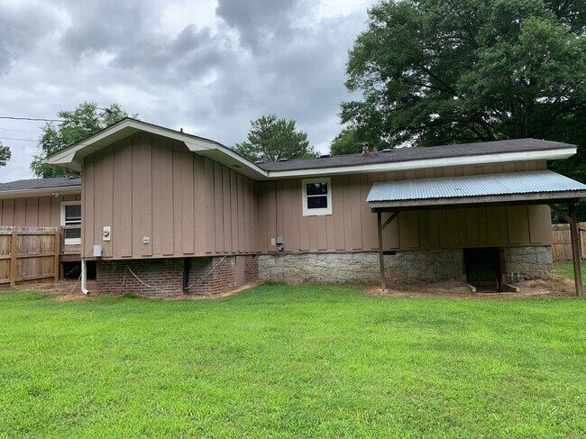 Foto del edificio - 3337 Lenora Church Rd