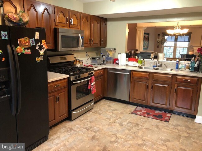 Building Photo - 44110 Gala Cir