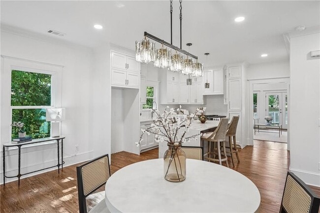 Building Photo - 1036 Dell Ave SE