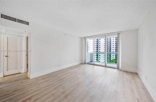 Building Photo - 3000 S Ocean Dr