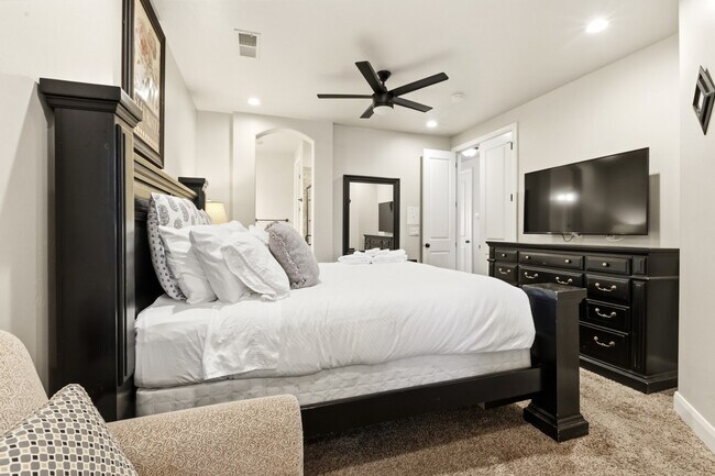 Foto del edificio - 4241 Razor Ridge Dr