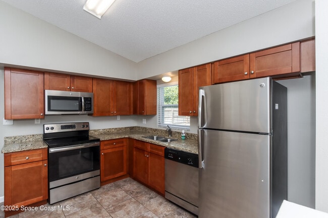 Foto del edificio - 2291 Macedo Rd NE