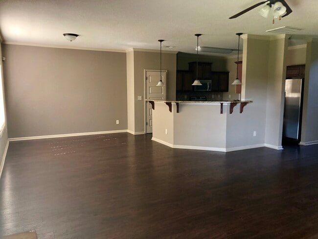 Foto del edificio - 303 Owens Rd