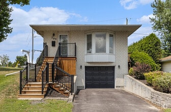 Building Photo - 209 Elvira St E