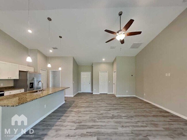 Foto del edificio - 2423 Mindlin Ln