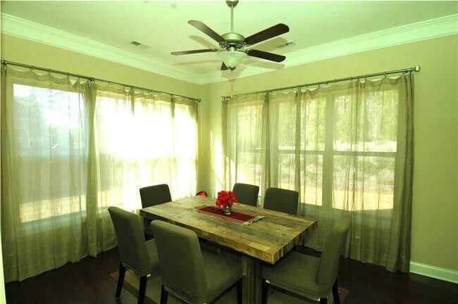 Foto del edificio - 2575 Walden Estates Dr