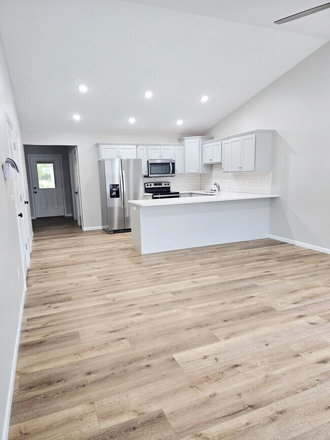 Building Photo - 3030-MF3-E4