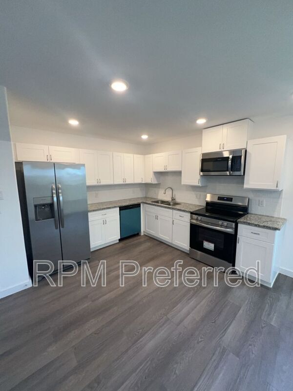 Building Photo - 6009 Wedgefield St