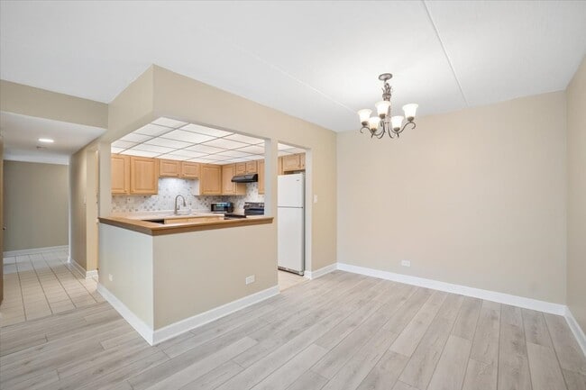 Building Photo - 475 Plum Creek Dr