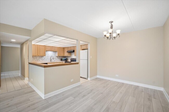 Foto del edificio - 475 Plum Creek Dr