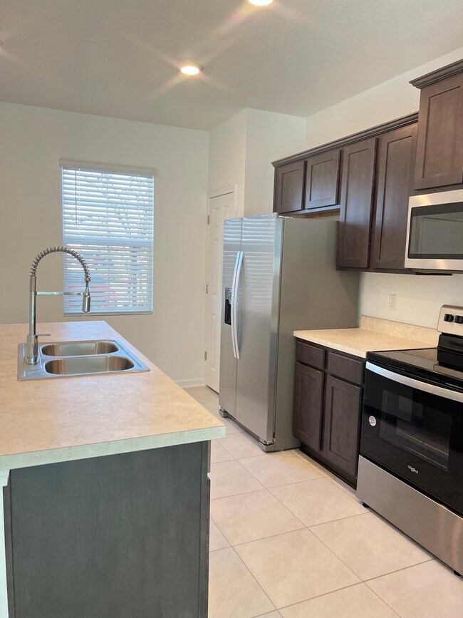 Foto del edificio - 4942 Equinox St