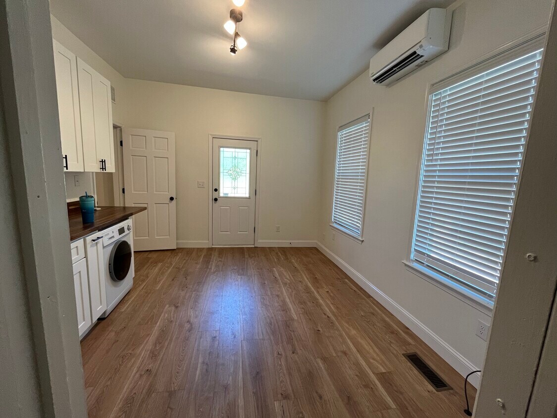 Foto principal - 114 Delaware Ave