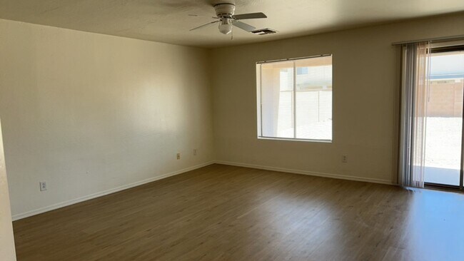 Building Photo - Beautiful 4 bed, 2.5 bath in Maricopa!