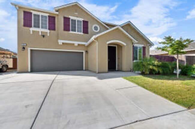 Foto del edificio - Beautiful home in desirable neighborhood for rent in Visalia CA