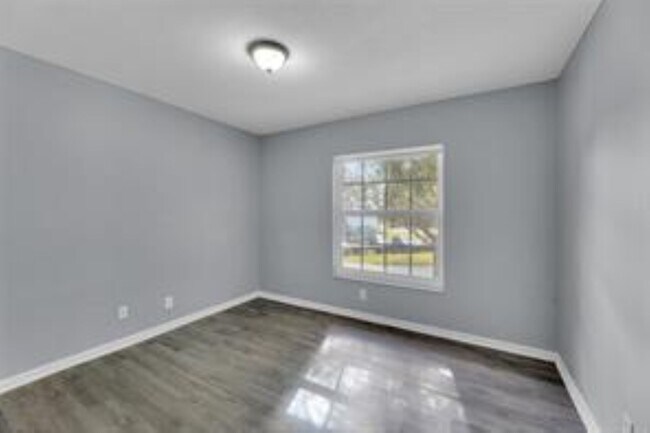 Foto del edificio - 2151 NE 68th St
