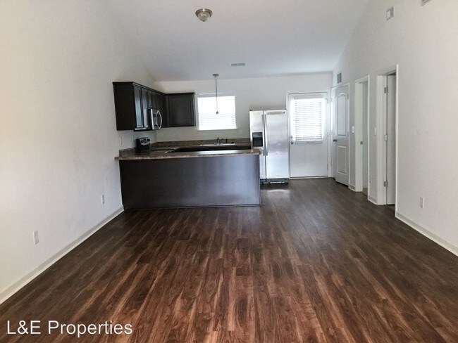 Building Photo - 2 br, 2 bath House - 108 S. Ferncliff Dr.