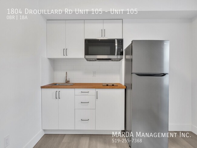 Photo du bâtiment - MODERN BACHELOR UNIT - PERFECT EAST WINDSOR LOCATION! INCLUSIVE