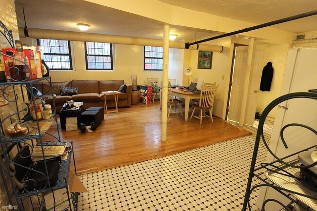 Foto del edificio - 120 Glenville Ave