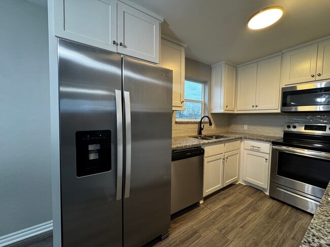 Building Photo - 110 K St