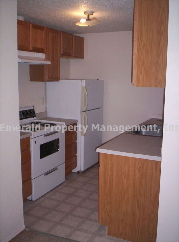 Foto principal - Updated units near downtown, rose gardens,...