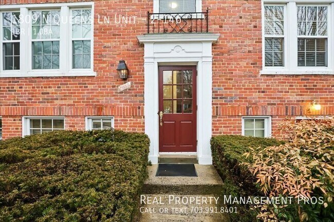 Foto del edificio - 1809 Queens Ln