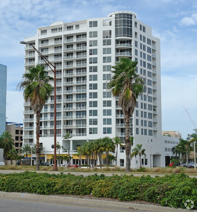 Building Photo - Marina Tower