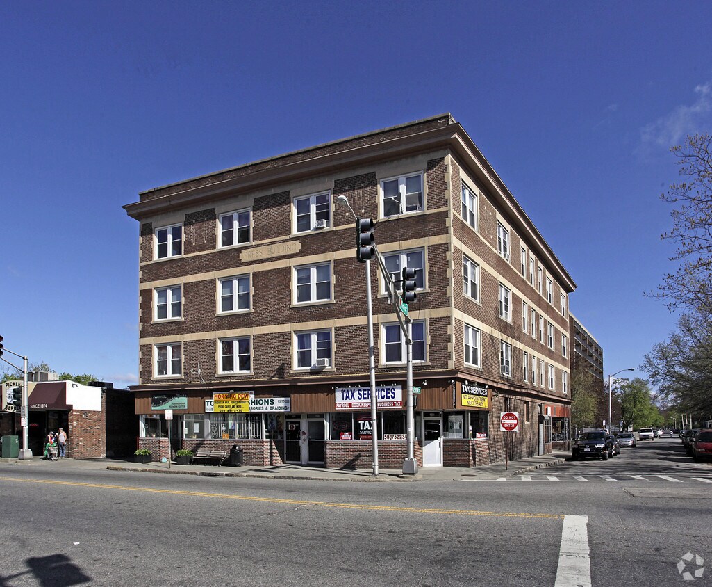 Primary Photo - 295 Pleasant St