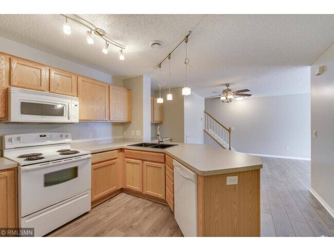 Building Photo - 2597 Yellowstone Dr