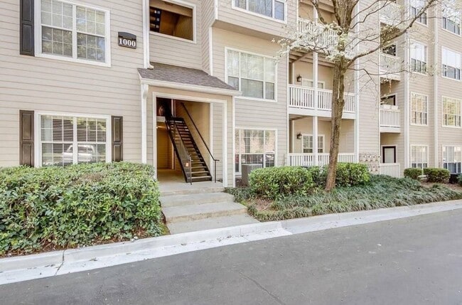 Building Photo - 1250 Parkwood Cir SE