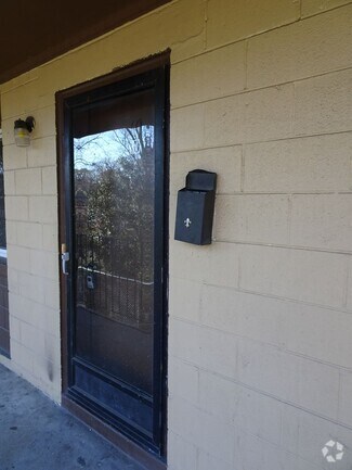 Building Photo - 602 74th St