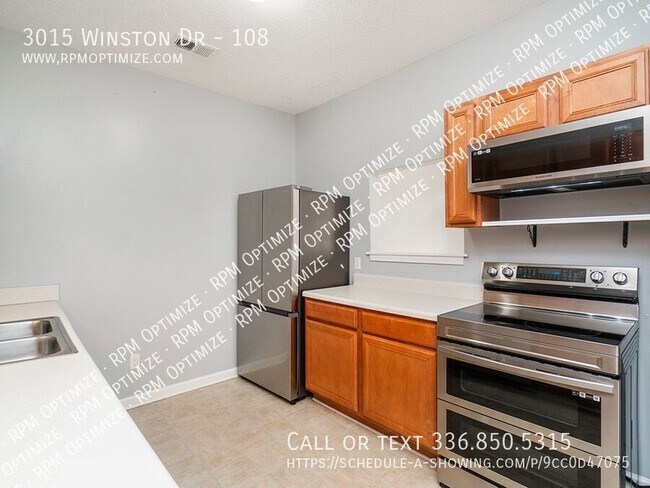Foto del edificio - 3015 Winston Dr