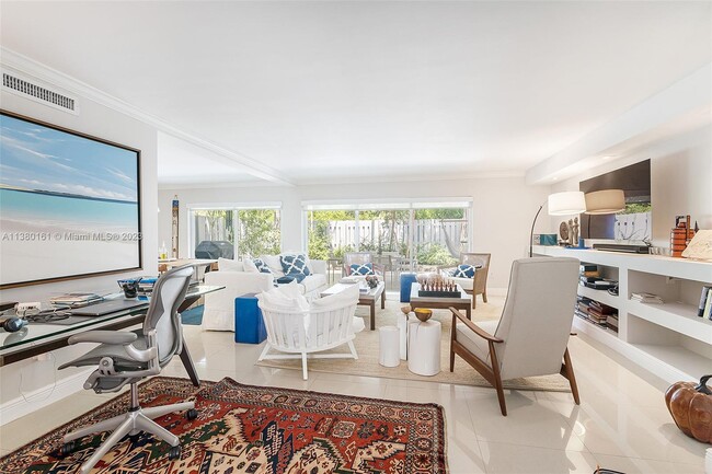 Building Photo - 296 Seaview Dr