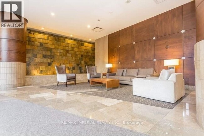 Photo du bâtiment - 5 Northtown Way