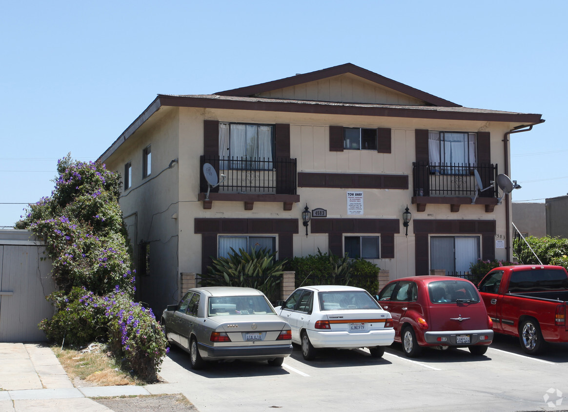Foto del edificio - 4583 Hawley Blvd